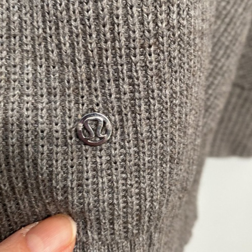 ❗️SOLD❗️Lululemon Sweat And Savasana Light Grey/Brown Sweater Size 6 - Picture 6 of 8